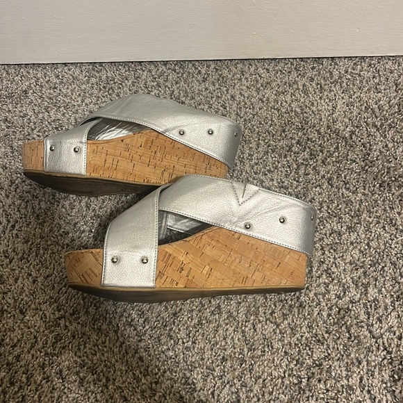 Rampage Quizzer Size 10 Silver Wedge Sandal - Picture 5 of 7